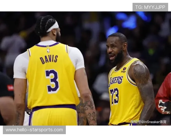 湖人队新赛季备战揭幕 詹姆斯与戴维斯状态回暖球队实力提升 湖人队新赛季备战揭幕 詹姆斯与戴维斯状态回暖球队实力提升