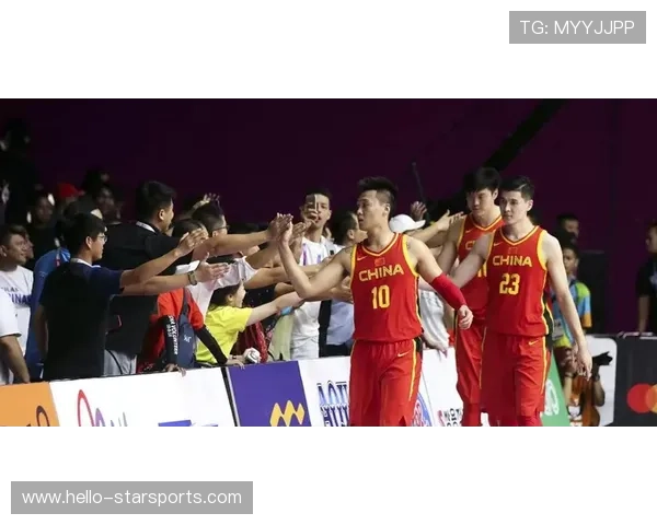中国男篮迎战菲律宾队，备战世界杯首场比赛展现强大实力